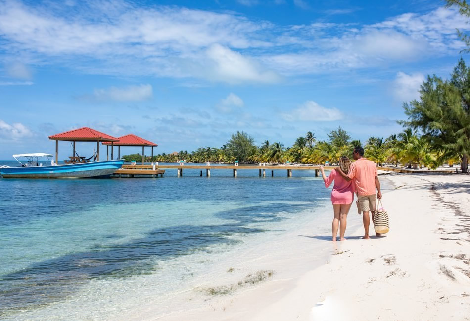 Beaches of Manta - Visit Belize in July