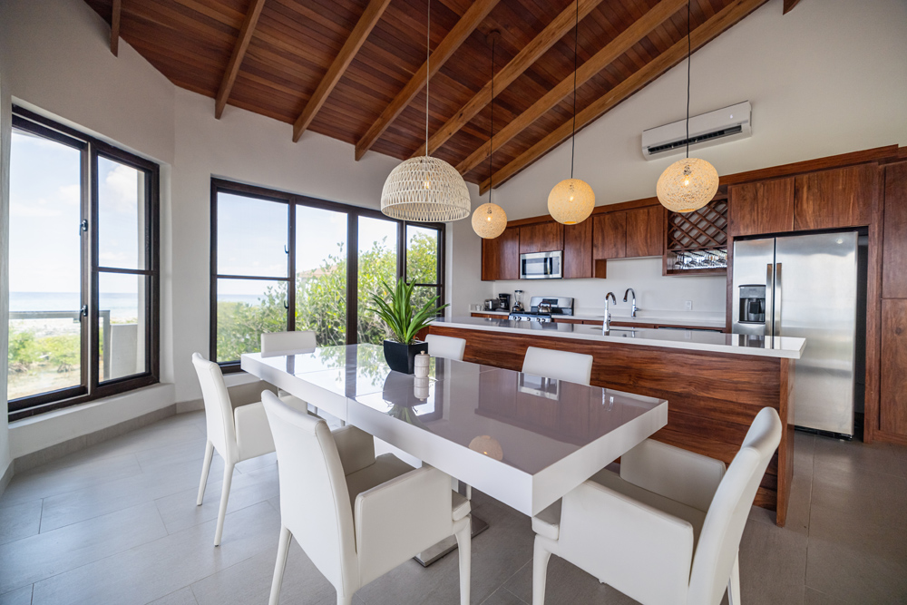 Belize All Inclusive Family Villa - Kitchen and Dining Room