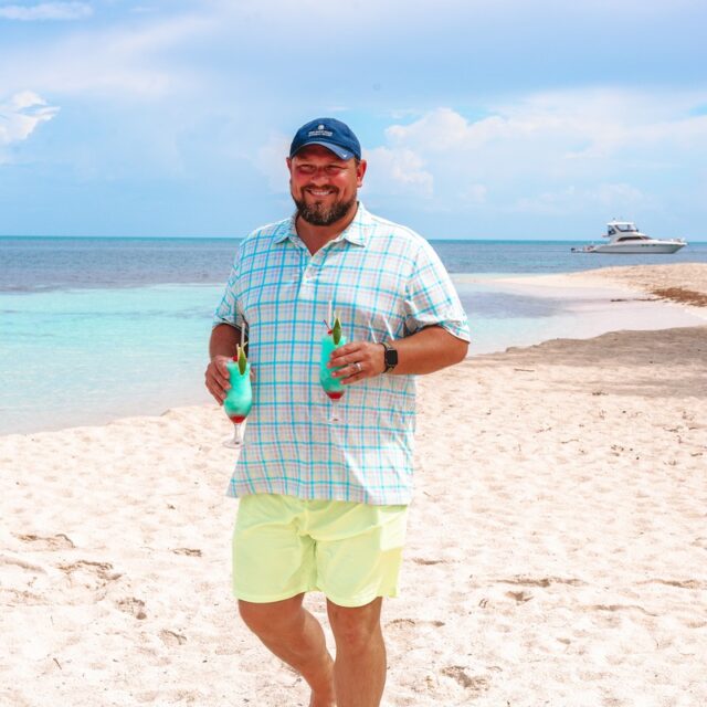 Grab a Drink at Manta, Belize