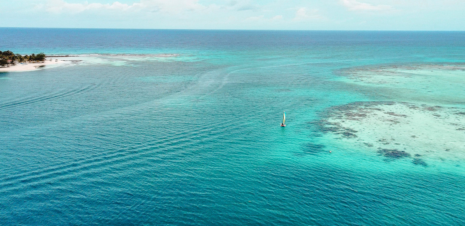 Manta Belize - Glover's Reef Drone Photo