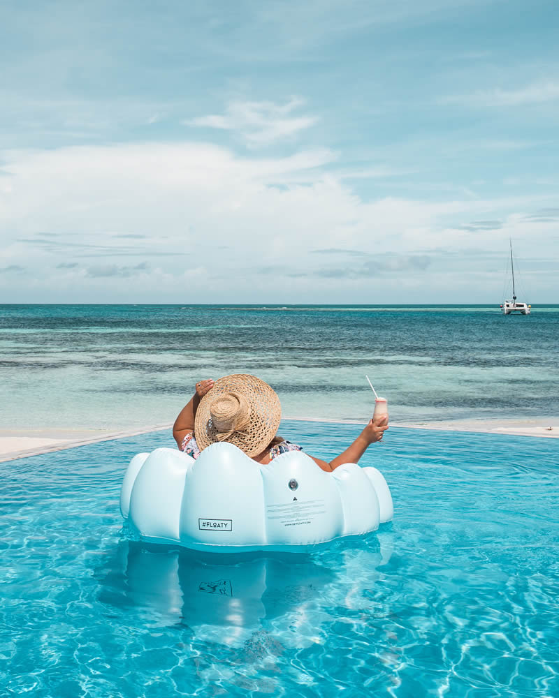 Recharge at Manta Island, Belize